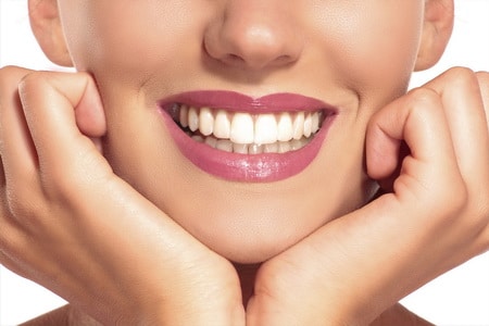 Teeth whitening and teeth cleaning Newmarket
